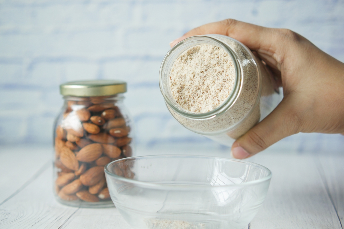 Oatmeal with protein powder and almonds